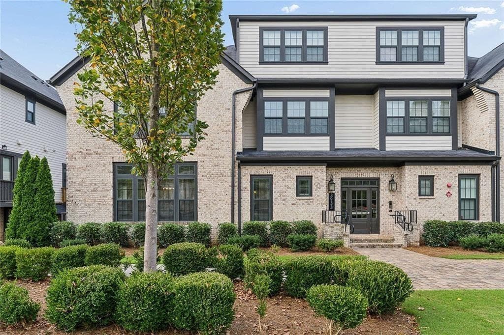 1 bedroom, 2 bathroom, 1,171 sq ft condominium for sale at 3933 Danube Lane 221, Atlanta, GA 30339 — photo 1 of 31
