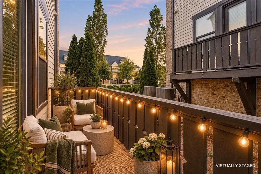 1 bedroom, 2 bathroom, 1,171 sq ft condominium for sale at 3933 Danube Lane 221, Atlanta, GA 30339 — photo 2