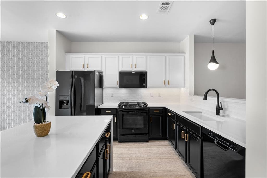 3 bedroom, 4 bathroom, 1,890 sq ft townhouse for sale at 3635 Chattahoochee Summit Drive 14, Atlanta, GA 30339 — photo 9
