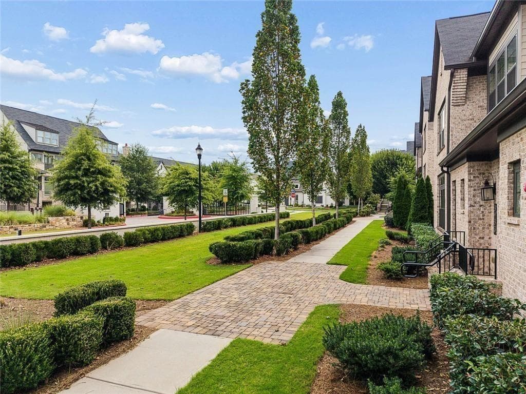 1 bedroom, 2 bathroom, 1,171 sq ft condominium for sale at 3933 Danube Lane 221, Atlanta, GA 30339 — photo 9