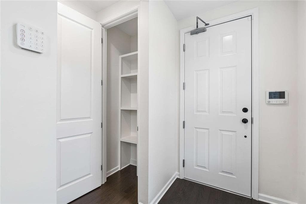 1 bedroom, 2 bathroom, 1,171 sq ft condominium for sale at 3933 Danube Lane 221, Atlanta, GA 30339 — photo 10
