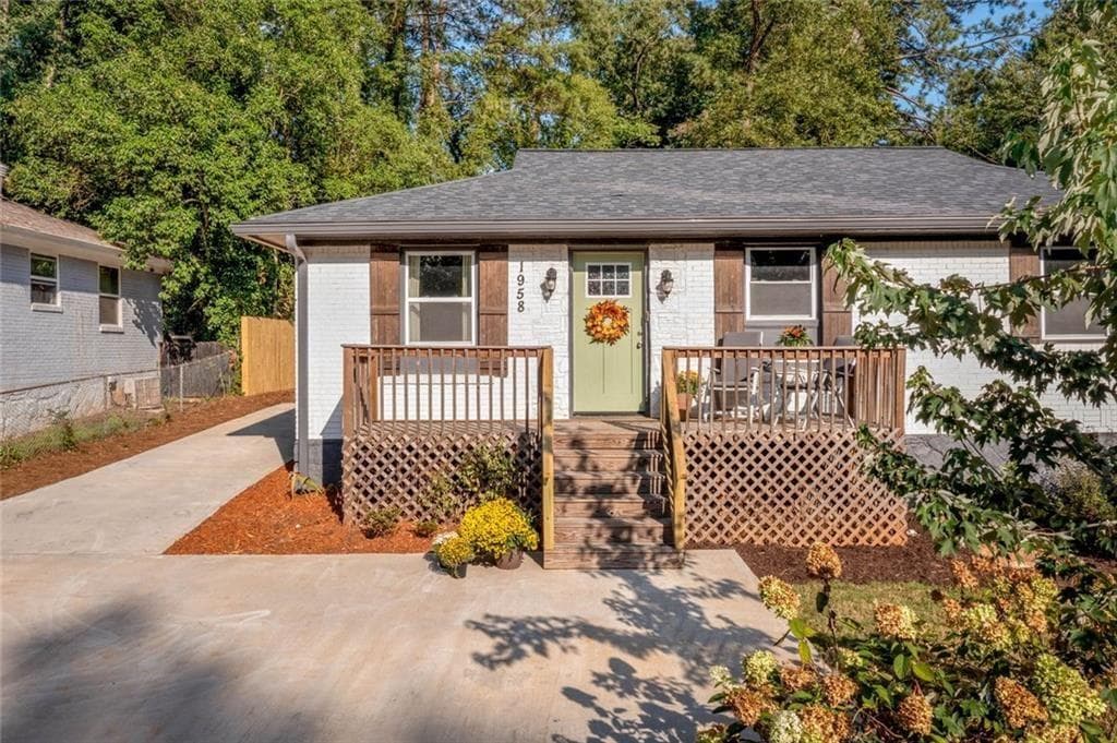 3 bedroom, 2 bathroom, 1,323 sq ft single family residence for sale at 1958 Rosewood Road, Decatur, GA 30032 — photo 3