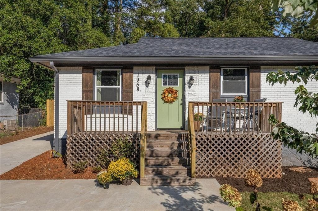 3 bedroom, 2 bathroom, 1,323 sq ft single family residence for sale at 1958 Rosewood Road, Decatur, GA 30032 — photo 4