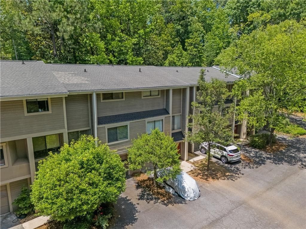 2 bedroom, 3 bathroom, 1,293 sq ft condominium for sale at 2877 Torreya Way, Marietta, GA 30067 — photo 2