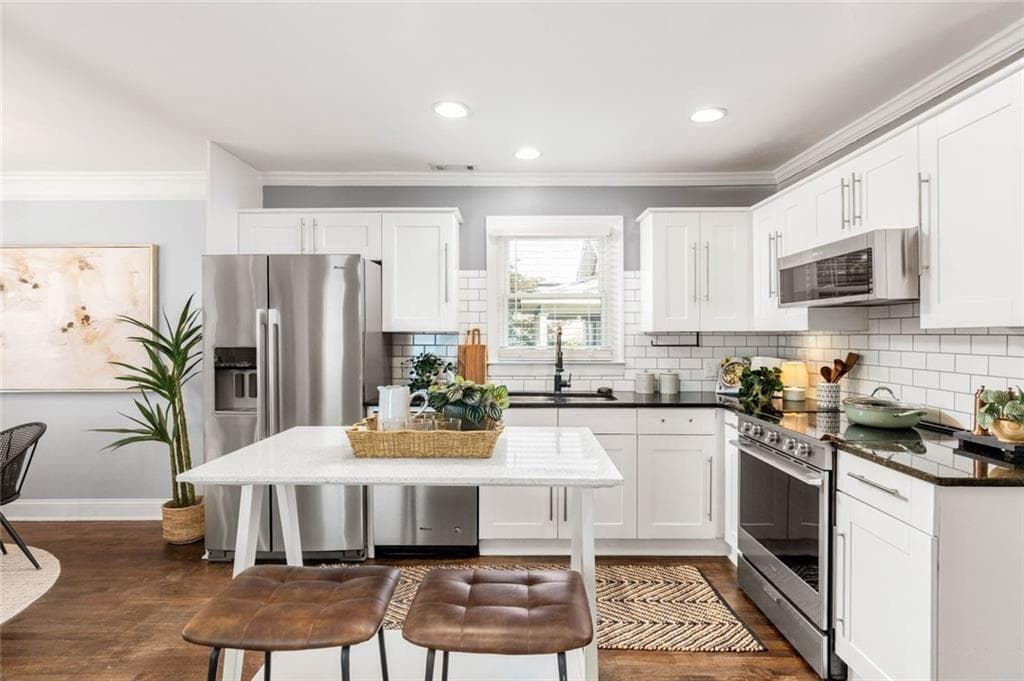 3 bedroom, 3 bathroom, 1,860 sq ft single family residence for sale at 2266 Memorial Drive, Atlanta, GA 30317 — photo 4
