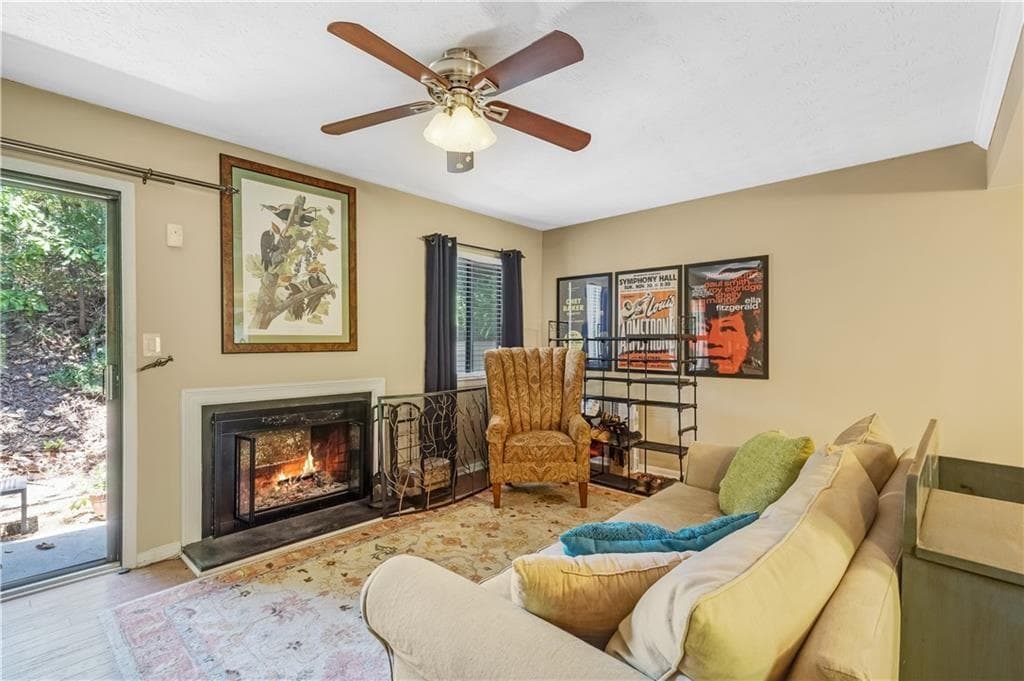 2 bedroom, 3 bathroom, 1,293 sq ft condominium for sale at 2877 Torreya Way, Marietta, GA 30067 — photo 4