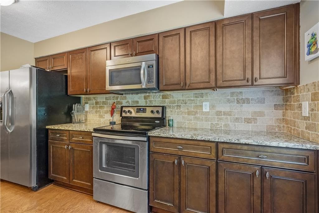 2 bedroom, 3 bathroom, 1,293 sq ft condominium for sale at 2877 Torreya Way, Marietta, GA 30067 — photo 6