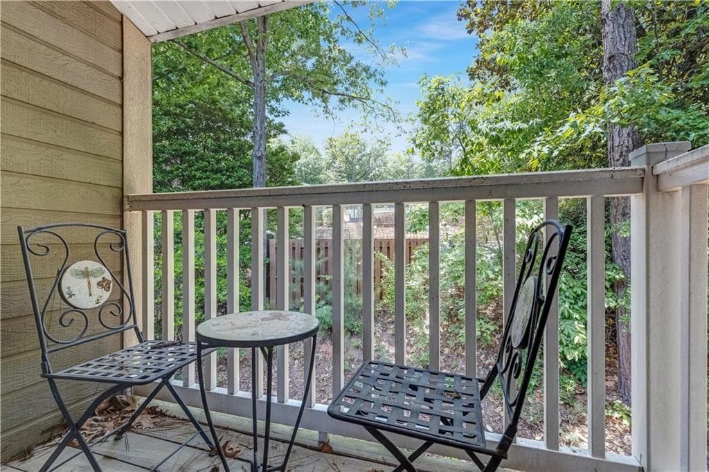 2 bedroom, 3 bathroom, 1,293 sq ft condominium for sale at 2877 Torreya Way, Marietta, GA 30067 — photo 8