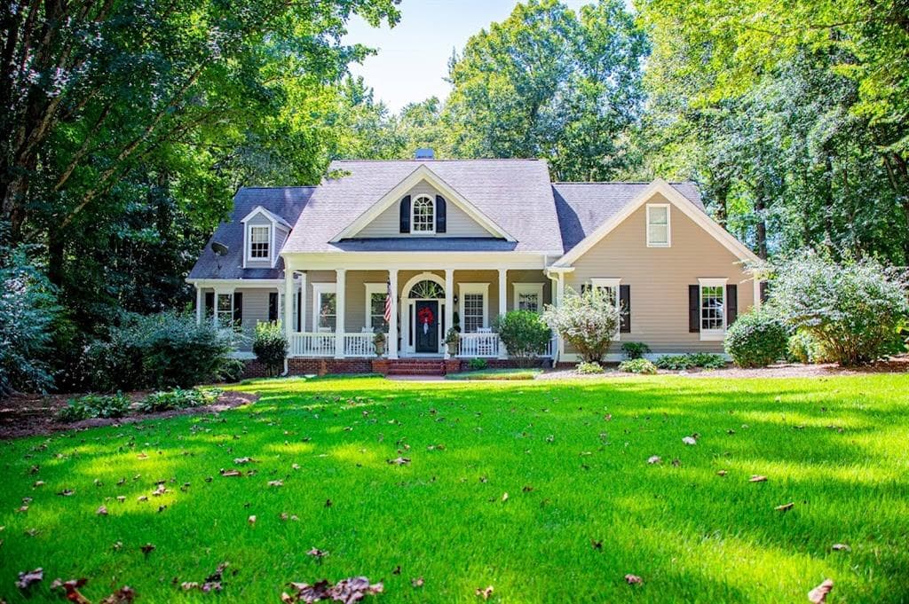 5 bedroom, 4 bathroom, 3,684 sq ft single family residence for sale at 55 Wynridge Drive, Carrollton, GA 30116