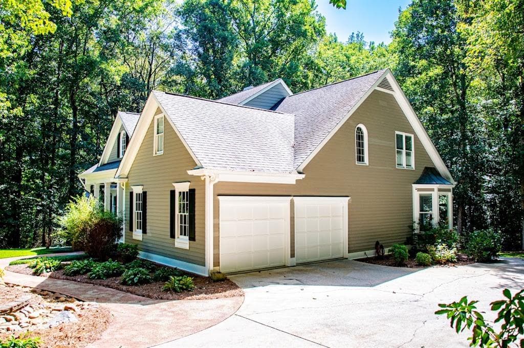 5 bedroom, 4 bathroom, 3,684 sq ft single family residence for sale at 55 Wynridge Drive, Carrollton, GA 30116 — photo 2