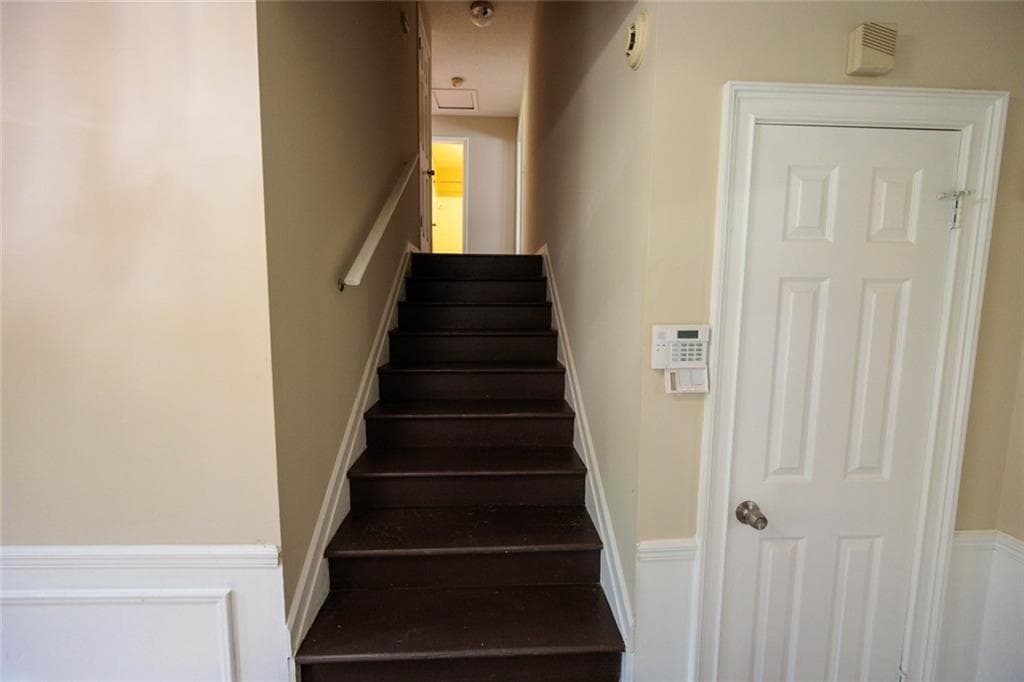 4 bedroom, 3 bathroom, 2,307 sq ft single family residence for sale at 551 Covered Bridge Trail, Fayetteville, GA 30214 — photo 10