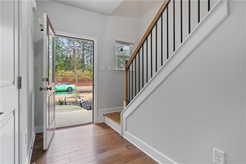 4 bedroom, 3 bathroom, 2,342 sq ft single family residence for sale at 5915 Pinnacle View Road, Cumming, GA 30040 — photo 6