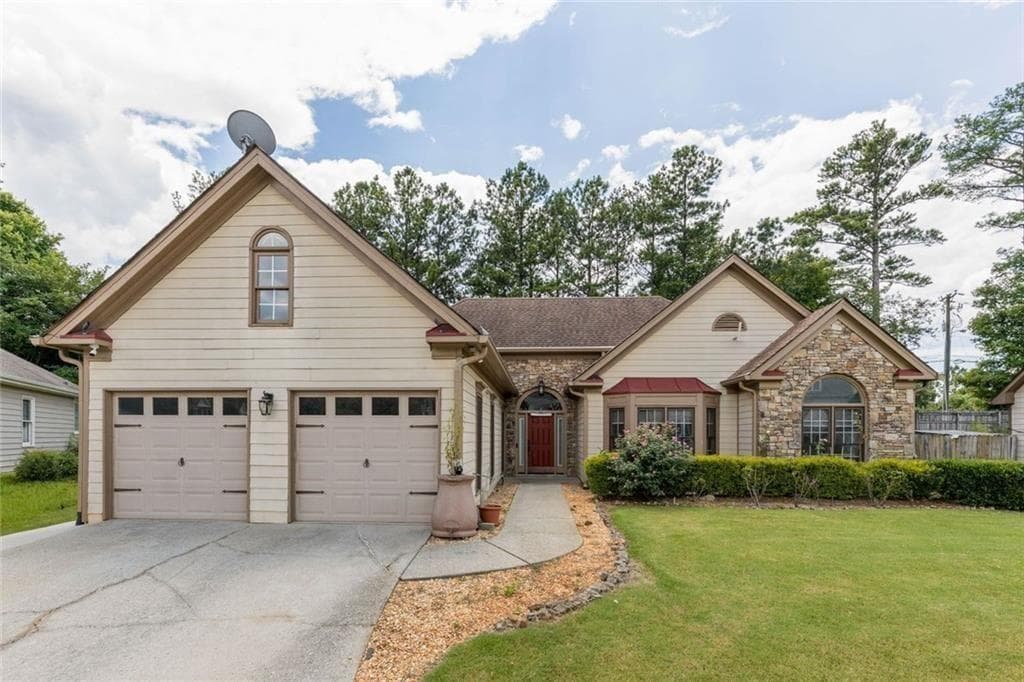 3 bedroom, 2 bathroom, 1,892 sq ft single family residence under contract at 3030 Northcliff Drive, Suwanee, GA 30024
