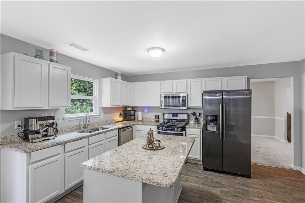 5 bedroom, 3 bathroom, 3,434 sq ft single family residence for sale at 3275 Hunting Creek Pass, Douglasville, GA 30135 — photo 10