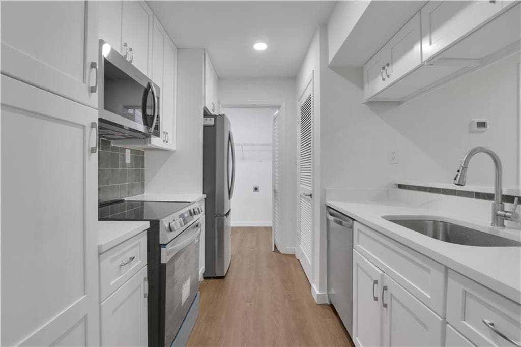 2 bedroom, 2 bathroom, 1,178 sq ft condominium for sale at 122 Tuxworth Circle, Decatur, GA 30033