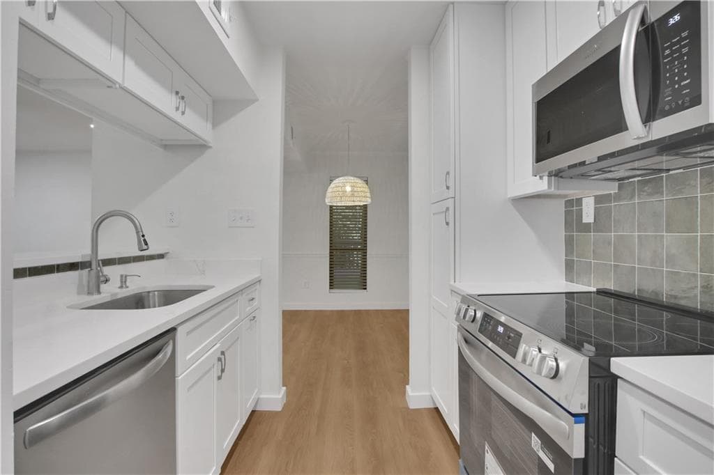 2 bedroom, 2 bathroom, 1,178 sq ft condominium for sale at 122 Tuxworth Circle, Decatur, GA 30033 — photo 4