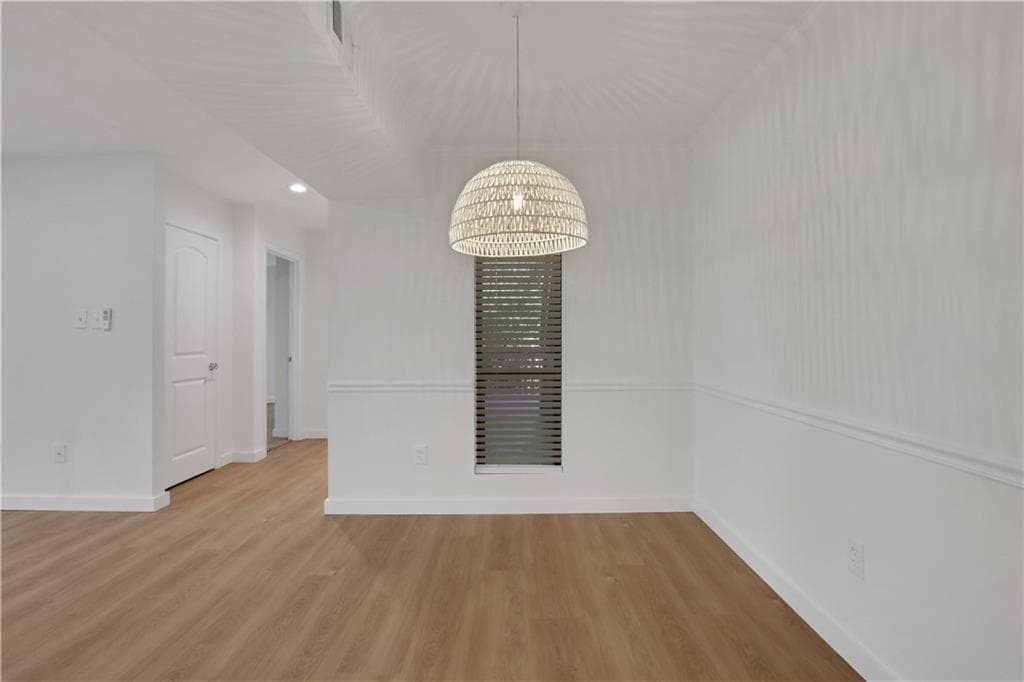 2 bedroom, 2 bathroom, 1,178 sq ft condominium for sale at 122 Tuxworth Circle, Decatur, GA 30033 — photo 7