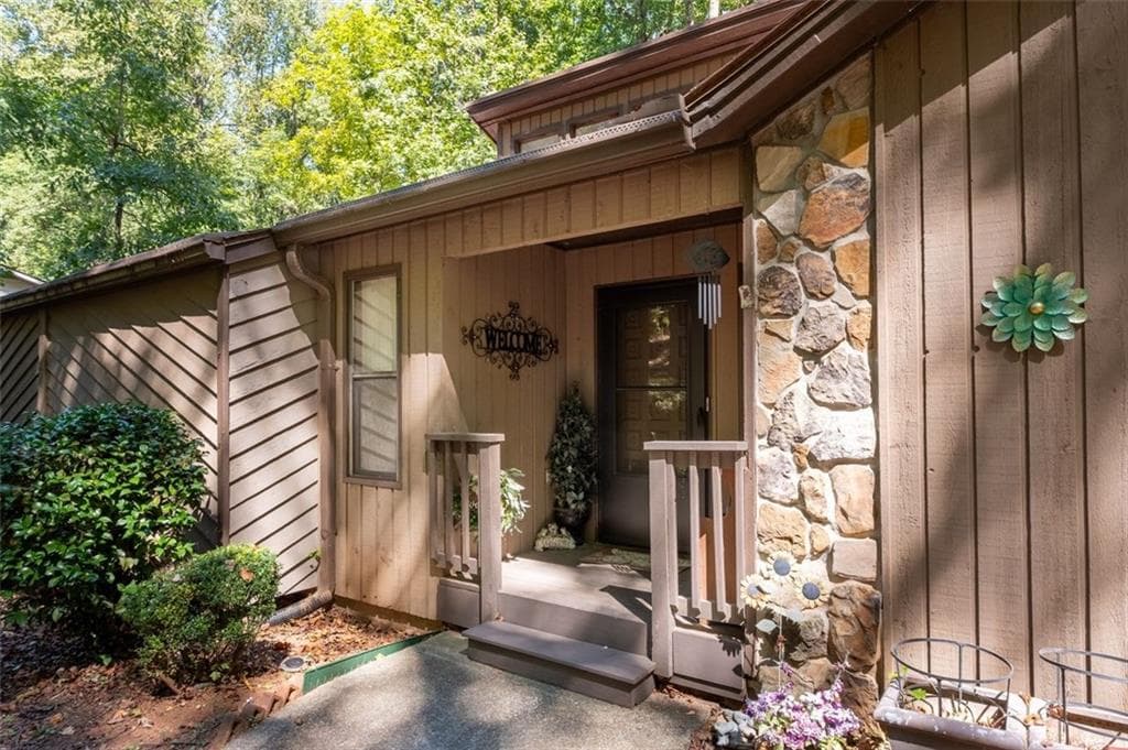 4 bedroom, 3 bathroom, 3,094 sq ft single family residence for sale at 1455 Sumter Drive, Marietta, GA 30064 — photo 3