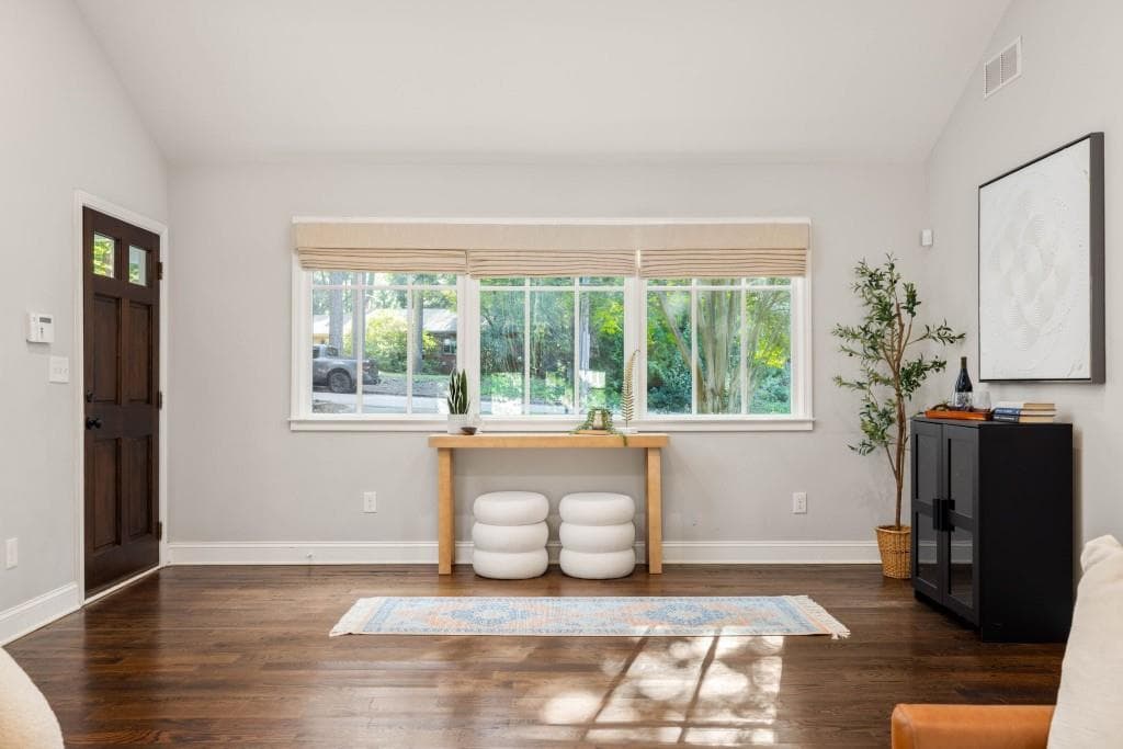 3 bedroom, 2 bathroom, 1,644 sq ft single family residence for sale at 1241 Oldfield Road, Decatur, GA 30030 — photo 4
