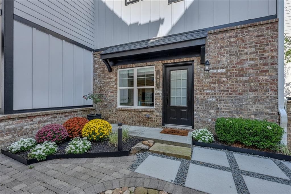 3 bedroom, 4 bathroom, 1,839 sq ft townhouse for sale at 1981 Sea Cove Point, Atlanta, GA 30318