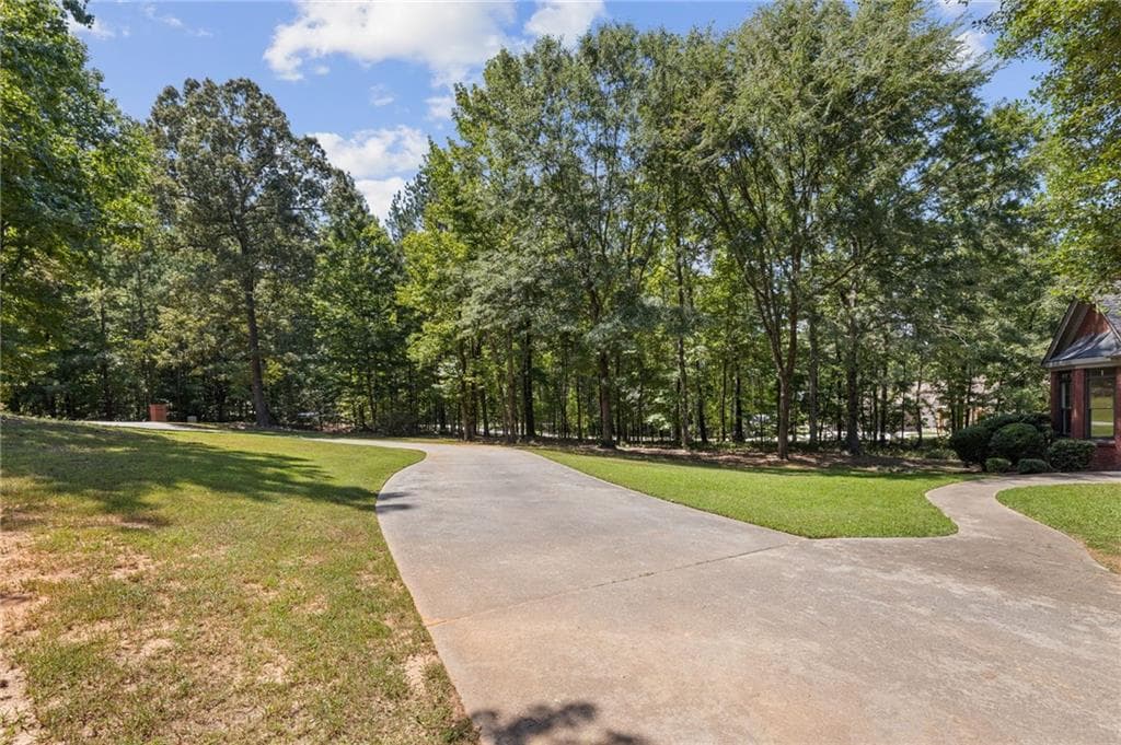 5 bedroom, 5 bathroom, 3,463 sq ft single family residence for sale at 35 Cornish Trace Drive, Covington, GA 30014 — photo 5