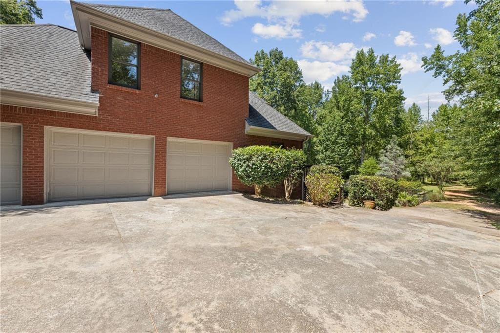 5 bedroom, 5 bathroom, 3,463 sq ft single family residence for sale at 35 Cornish Trace Drive, Covington, GA 30014 — photo 7
