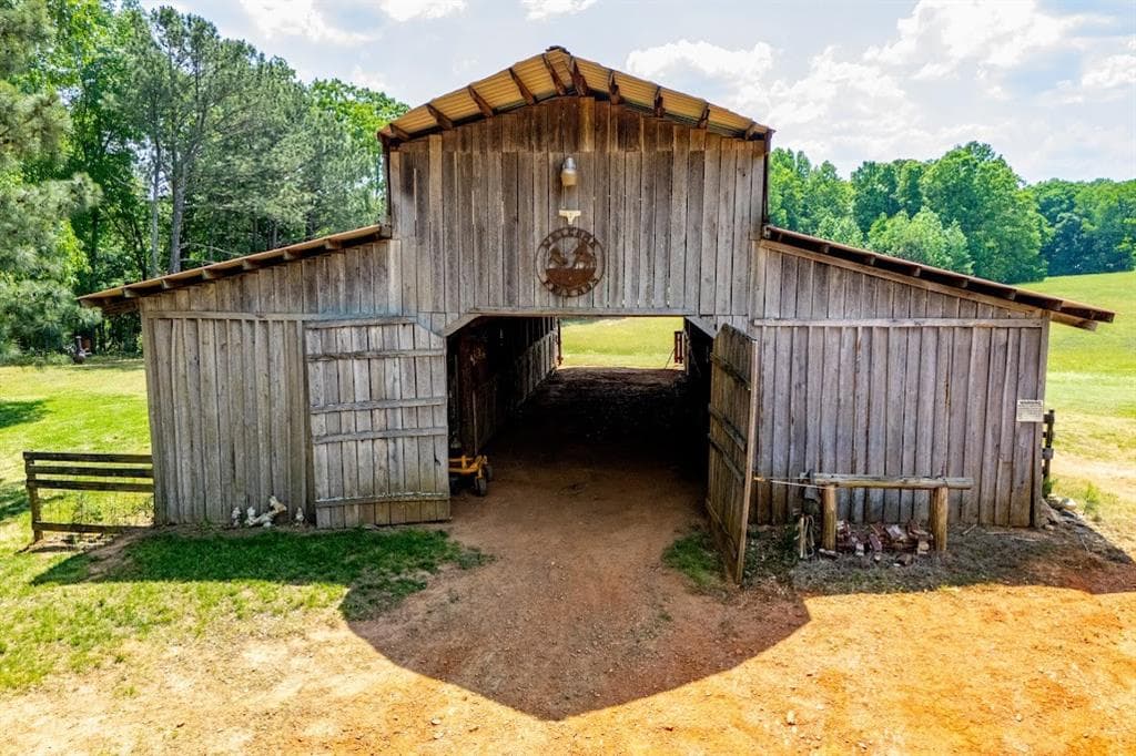 5 bedroom, 5 bathroom, 4,084 sq ft single family residence for sale at 575 Liberty Church Road, Carrollton, GA 30116 — photo 6