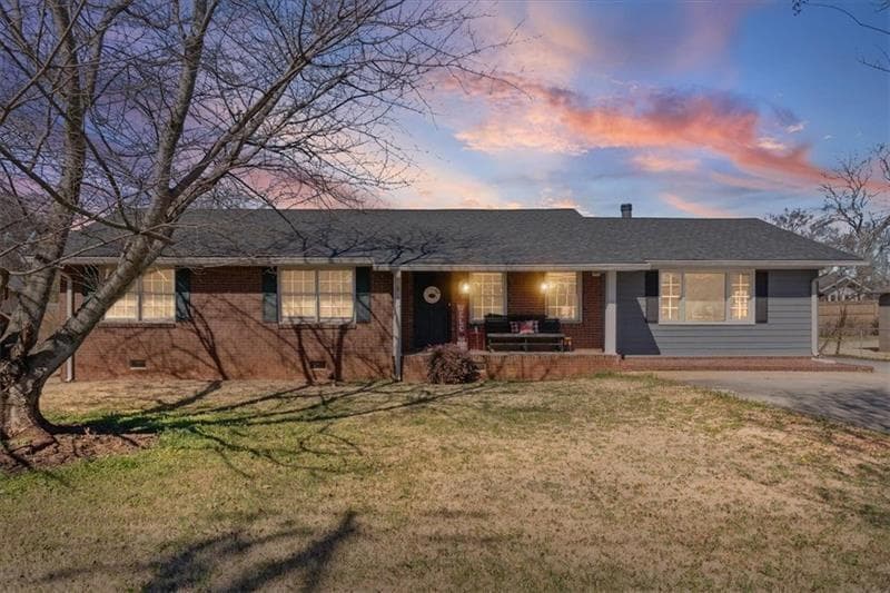 4 bedroom, 2 bathroom, 1,704 sq ft single family residence for sale at 213 Cook Street, Cartersville, GA 30120