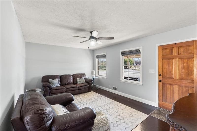 4 bedroom, 2 bathroom, 1,704 sq ft single family residence for sale at 213 Cook Street, Cartersville, GA 30120 — photo 6