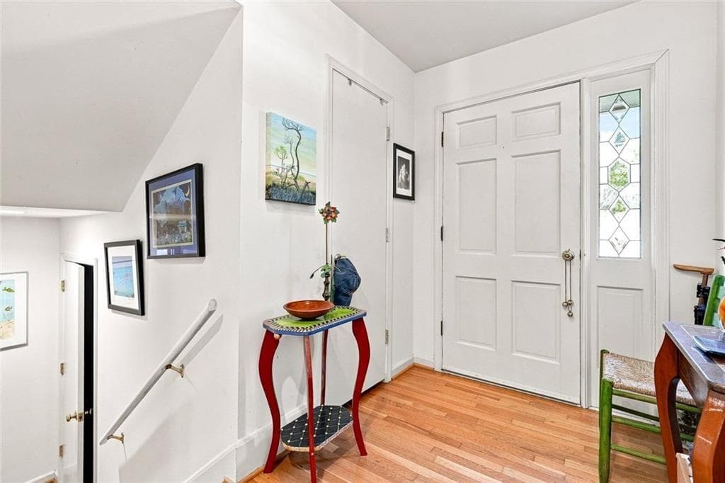 3 bedroom, 3 bathroom, 3,177 sq ft single family residence for sale at 2804 Whitby Drive, Atlanta, GA 30340 — photo 4