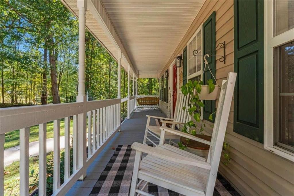 4 bedroom, 4 bathroom, 4,424 sq ft single family residence for sale at 3505 Clear View Trail, Stockbridge, GA 30281 — photo 2