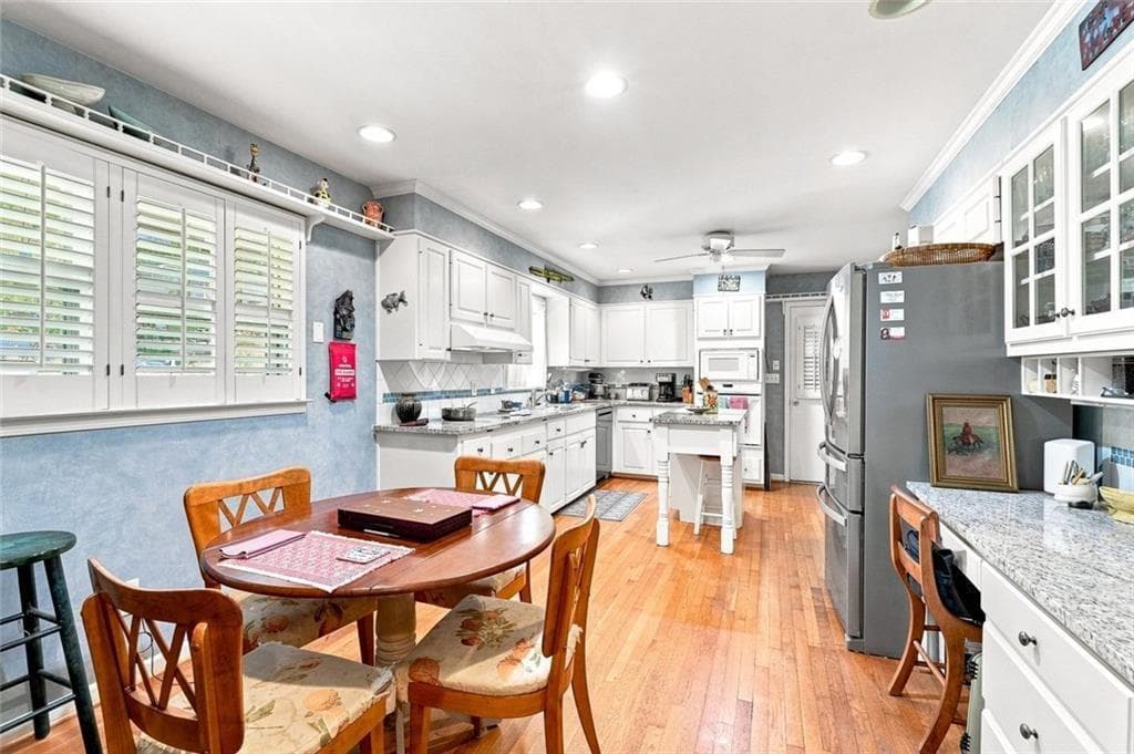 3 bedroom, 3 bathroom, 3,177 sq ft single family residence for sale at 2804 Whitby Drive, Atlanta, GA 30340 — photo 7