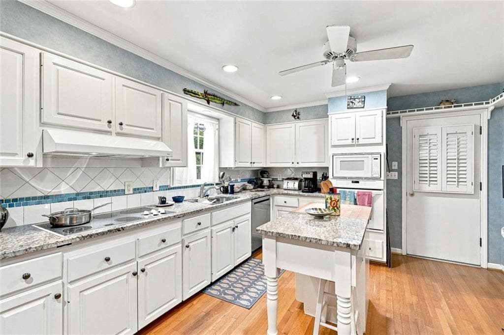 3 bedroom, 3 bathroom, 3,177 sq ft single family residence for sale at 2804 Whitby Drive, Atlanta, GA 30340 — photo 8