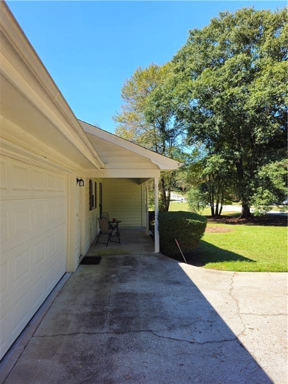 3 bedroom, 2 bathroom, 1,662 sq ft single family residence for sale at 690 Kirkus Drive, Conyers, GA 30094 — photo 7