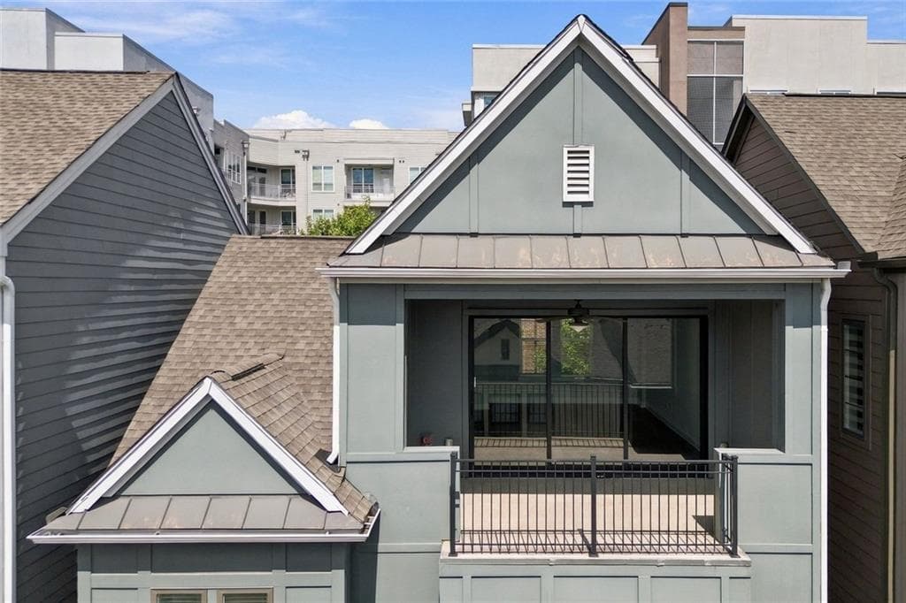 3 bedroom, 5 bathroom, 2,505 sq ft single family residence for sale at 579 Broadview Place, Atlanta, GA 30324 — photo 3