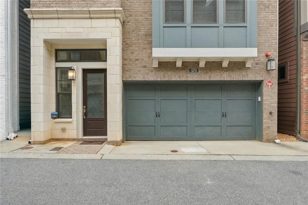 3 bedroom, 5 bathroom, 2,505 sq ft single family residence for sale at 579 Broadview Place, Atlanta, GA 30324 — photo 4