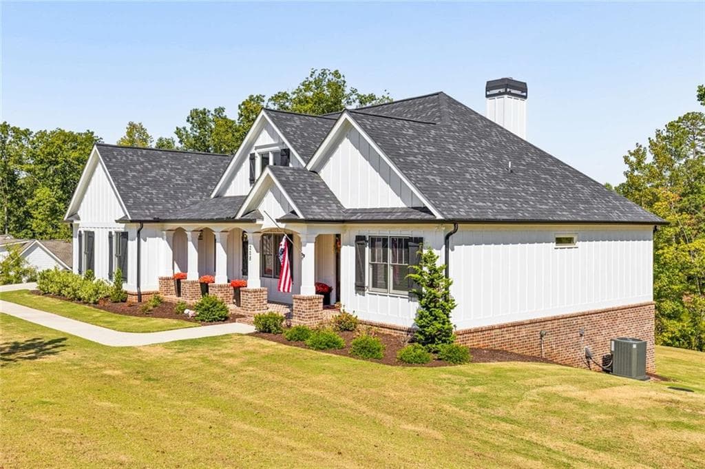 3 bedroom, 2 bathroom, 2,432 sq ft single family residence for sale at 208 Sawyers Farm Drive, Waleska, GA 30183 — photo 2