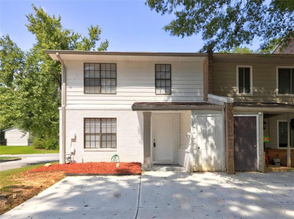 4 bedroom, 3 bathroom, 1,426 sq ft single family residence for sale at 738 Dunaire Way, Jonesboro, GA 30238 — photo 2