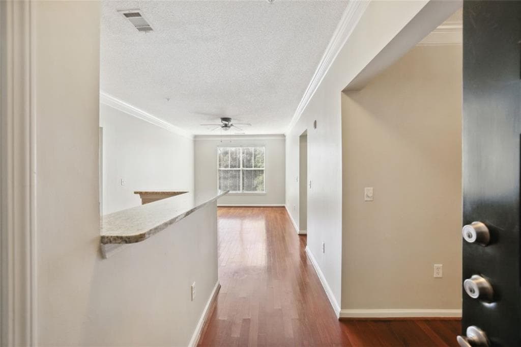 2 bedroom, 2 bathroom, 1,079 sq ft condominium for sale at 10 Perimeter Summit Boulevard 3206, Atlanta, GA 30319 — photo 3