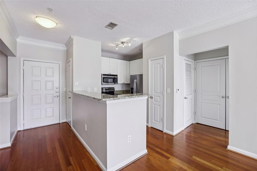 2 bedroom, 2 bathroom, 1,079 sq ft condominium for sale at 10 Perimeter Summit Boulevard 3206, Atlanta, GA 30319 — photo 7