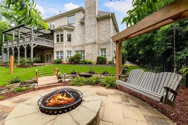 6 bedroom, 7 bathroom, 5,125 sq ft single family residence for sale at 392 Lum Crowe Road, Roswell, GA 30075 — photo 3