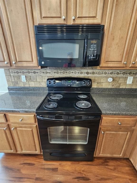 3 bedroom, 3 bathroom, 1,886 sq ft townhouse for rent at 3352 Castleberry Village Circle, Cumming, GA 30040 for $2,050 a month — photo 7
