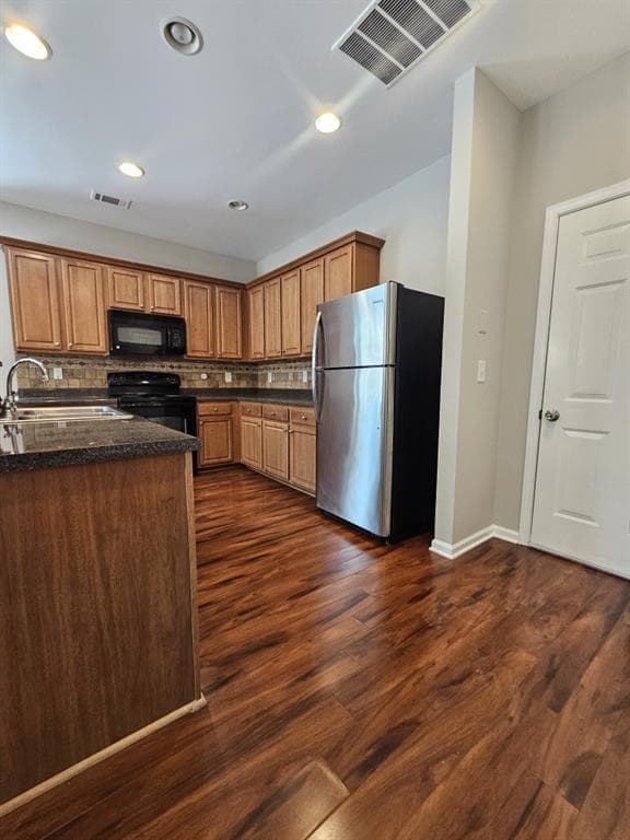 3 bedroom, 3 bathroom, 1,886 sq ft townhouse for rent at 3352 Castleberry Village Circle, Cumming, GA 30040 for $2,050 a month — photo 8