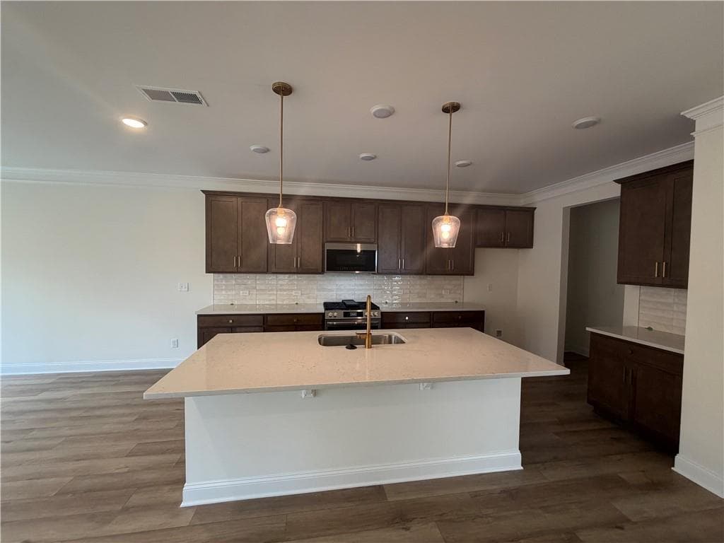 3 bedroom, 3 bathroom, 2,062 sq ft townhouse for sale at 14 Trace Bluff, Dawsonville, GA 30534 — photo 2