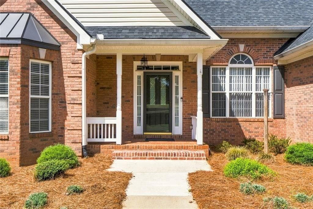 4 bedroom, 2 bathroom, 2,201 sq ft single family residence for sale at 4149 Alayna Lee Circle, Mcdonough, GA 30252 — photo 6