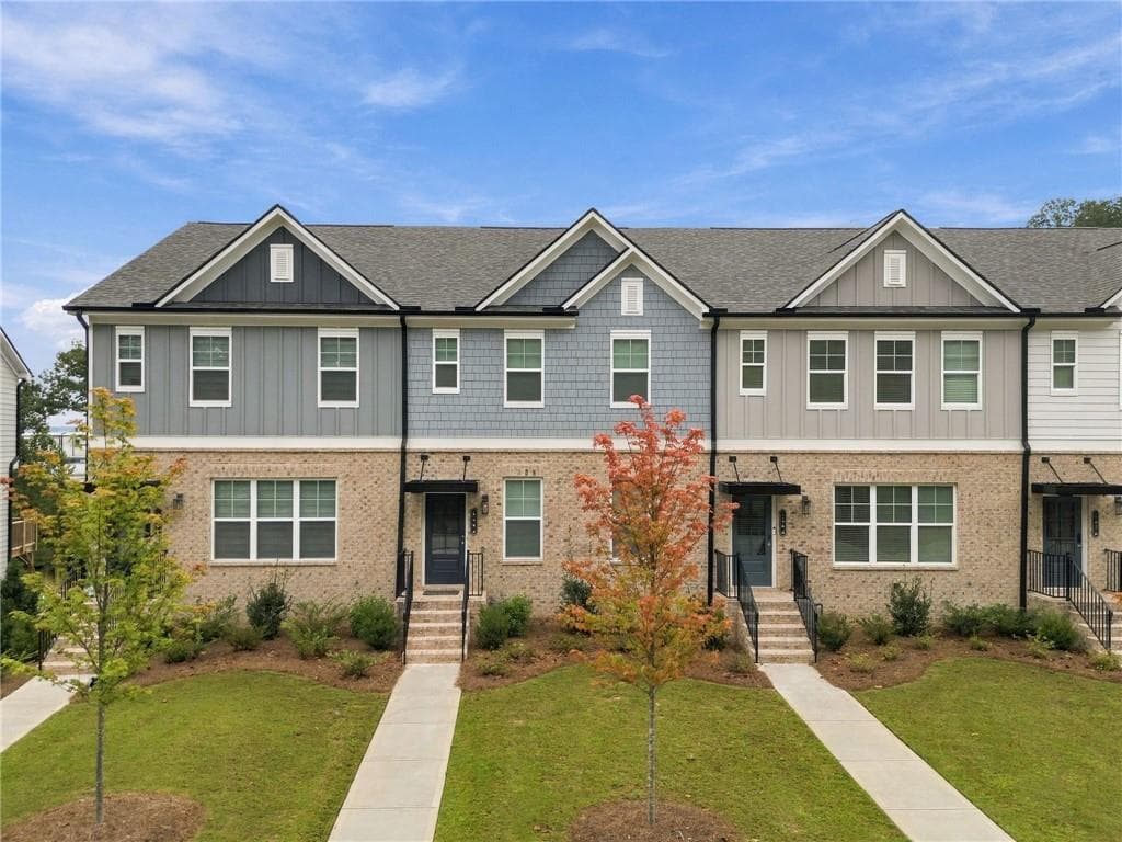 3 bedroom, 4 bathroom, 2,254 sq ft townhouse for sale at 1242 Ainsworth Alley, Sugar Hill, GA 30518 — photo 2