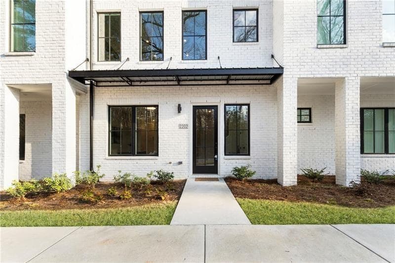3 bedroom, 4 bathroom, 2,190 sq ft townhouse for sale at 2202 Carlton Court, Atlanta, GA 30318