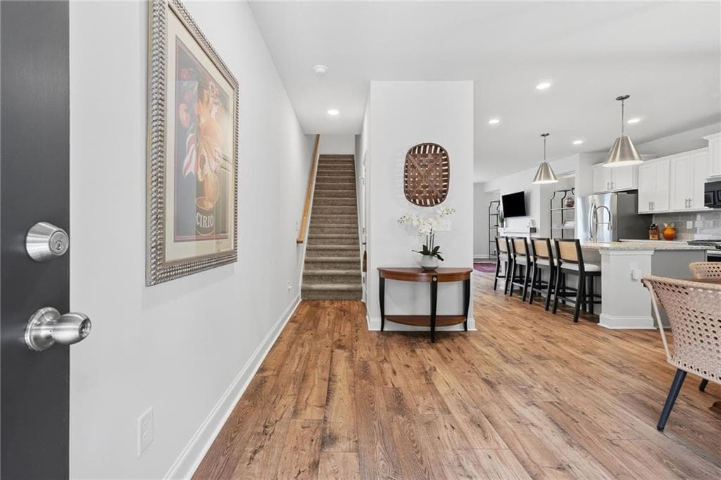 3 bedroom, 4 bathroom, 2,254 sq ft townhouse for sale at 1242 Ainsworth Alley, Sugar Hill, GA 30518 — photo 4