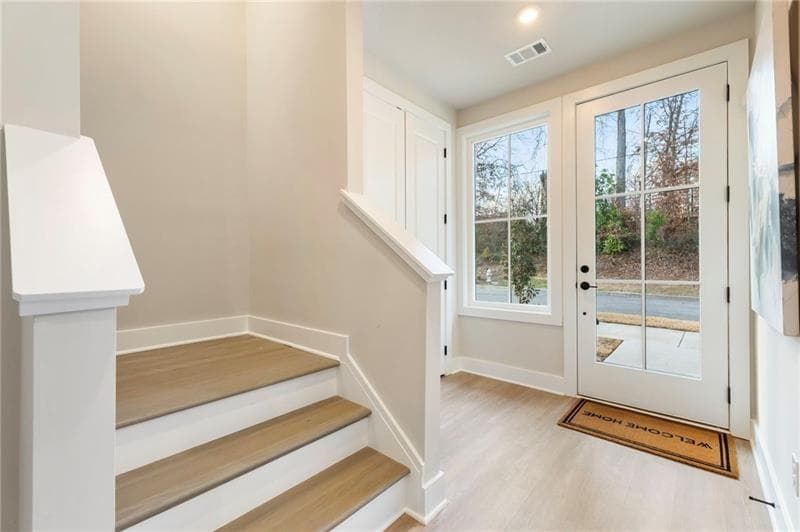 3 bedroom, 4 bathroom, 2,190 sq ft townhouse for sale at 2202 Carlton Court, Atlanta, GA 30318 — photo 3