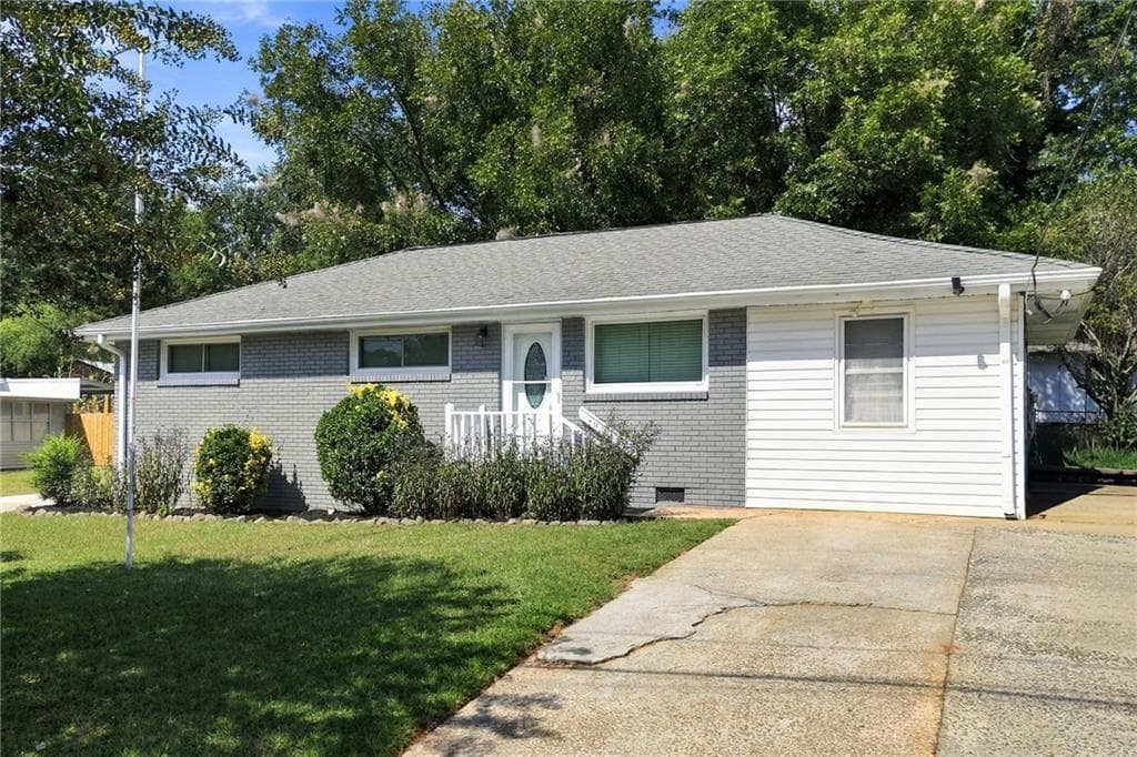 3 bedroom, 1 bathroom, 1,150 sq ft single family residence for sale at 179 Long Drive, Marietta, GA 30060